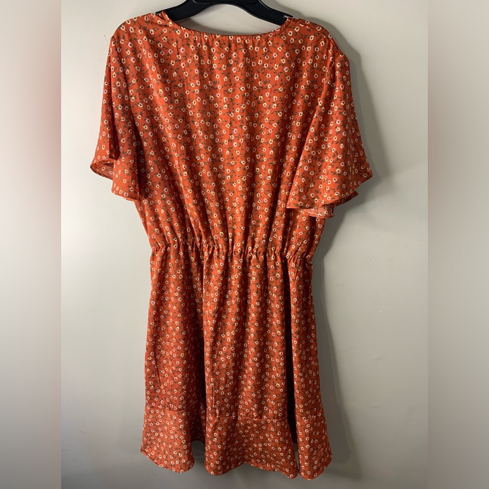Women’s Large orange floral wrap-style front flutter sleeves ruffled dress - Picture 4 of 7